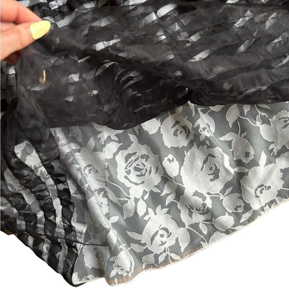 Sachin and Babi Noir Mesh Lace Overlay Maxi Skirt Black Floral Striped Size 6 - Picture 6 of 16